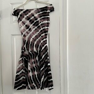Small strapless scoopneck tie-dye dress